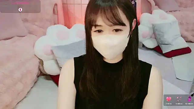 Snapshot of aaanyan chatting on 02/24/25, 07:44 aaanyan online show from 02/24/25, 07:44