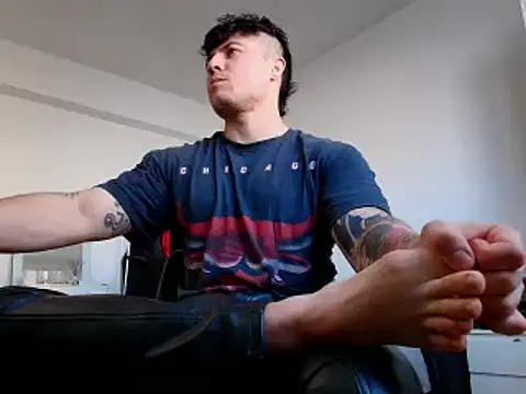 Snapshot of juandking chatting on 12/17/24, 11:06 juandking online show from 12/17/24, 11:06