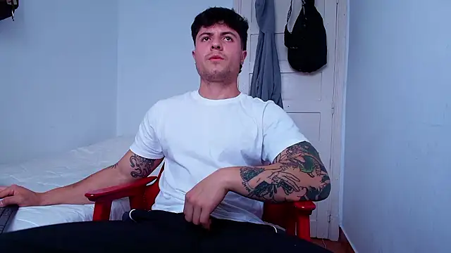 Snapshot of juandking chatting on 10/23/25, 05:01 juandking online show from 10/23/25, 05:01