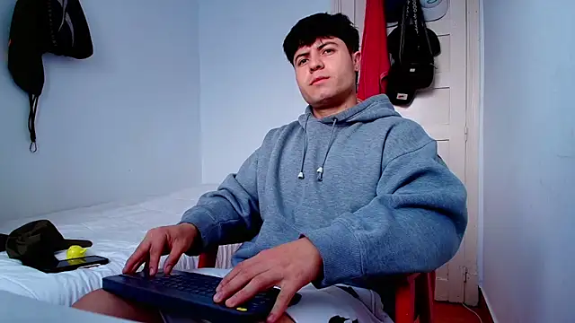 Snapshot of juandking chatting on 11/07/25, 09:09 juandking online show from 11/07/25, 09:09