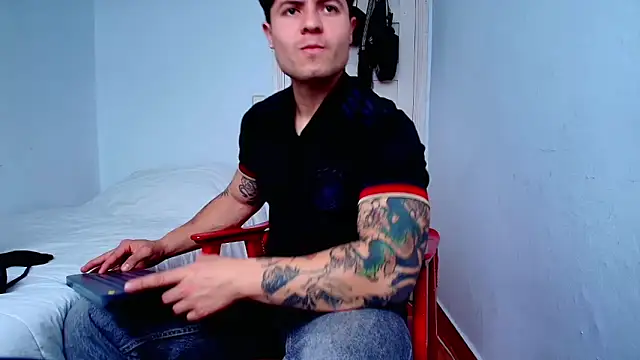 Snapshot of juandking chatting on 11/10/25, 11:31 juandking online show from 11/10/25, 11:31