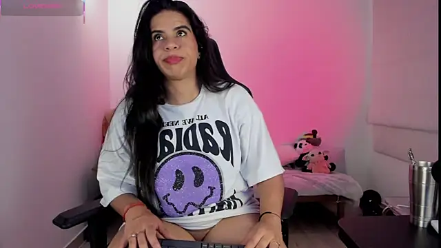 Biancastrongg online show from 10/31/25, 02:45