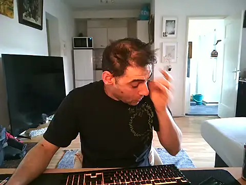 Snapshot of mihaimichael chatting on 04/09/26, 10:09 mihaimichael online show from 04/09/26, 10:09