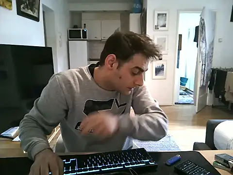 Snapshot of mihaimichael chatting on 04/18/26, 10:08 mihaimichael online show from 04/18/26, 10:08