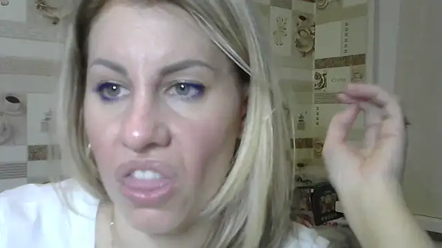 TherestlessKitty online show from 12/18/24, 11:13