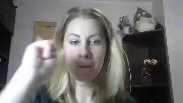 TherestlessKitty online show from 02/03/25, 05:07