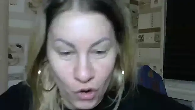 TherestlessKitty online show from 12/13/25, 10:15