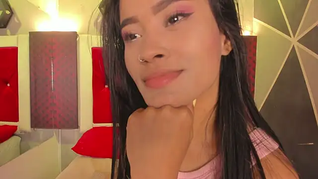 Karoll014 online show from 04/15/26, 12:23