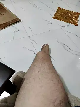 ARYANAVAILABLE online show from 11/20/25, 04:07