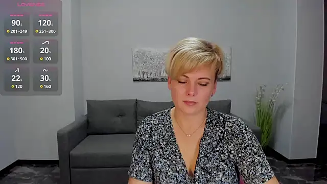 Julia Wilsone online show from 12/07/24, 09:39