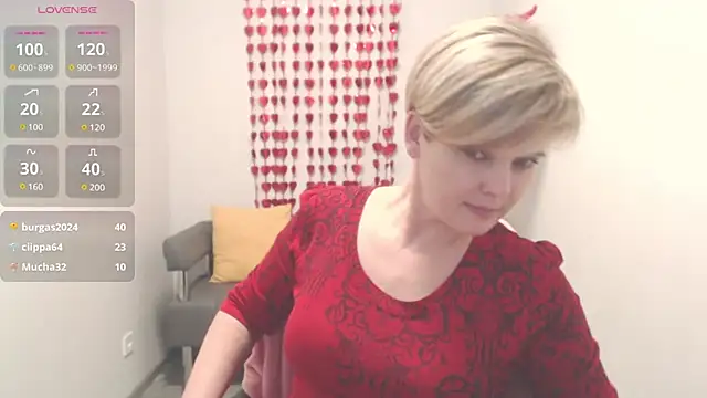 Julia Wilsone online show from 02/10/25, 04:14