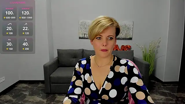 Julia Wilsone online show from 02/18/25, 04:26