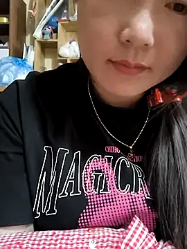 Snapshot of Sweetlove_77 chatting on 09/19/25, 02:02 Sweetlove 77 online show from 09/19/25, 02:02