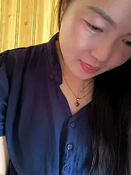 Snapshot of Sweetlove_77 chatting on 10/18/25, 02:14 Sweetlove 77 online show from 10/18/25, 02:14