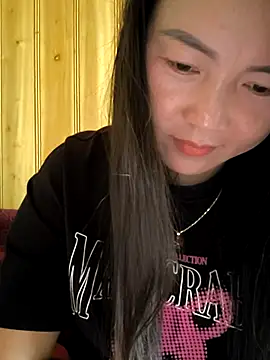 Snapshot of Sweetlove_77 chatting on 10/19/25, 01:50 Sweetlove 77 online show from 10/19/25, 01:50