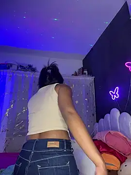 AlisonHoot69 online show from 01/06/26, 03:21