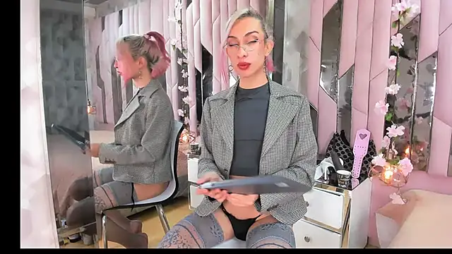 MadisonWood01 online show from 01/23/25, 01:56