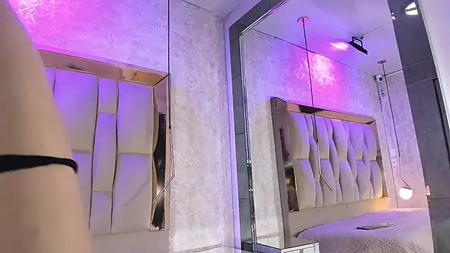 MadisonWood01 online show from 03/19/26, 02:10