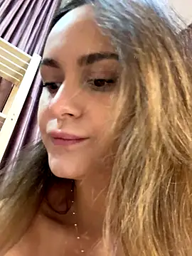 Snapshot of AllaTousNew chatting on 11/26/25, 12:22 AllaTousNew online show from 11/26/25, 12:22