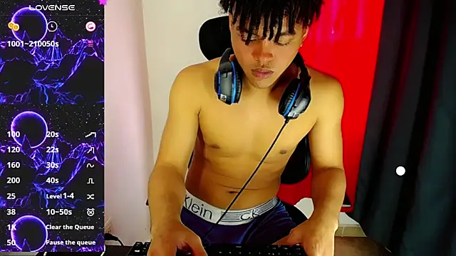 Snapshot of Ares_ttoter chatting on 12/16/24, 02:16 Ares ttoter online show from 12/16/24, 02:16