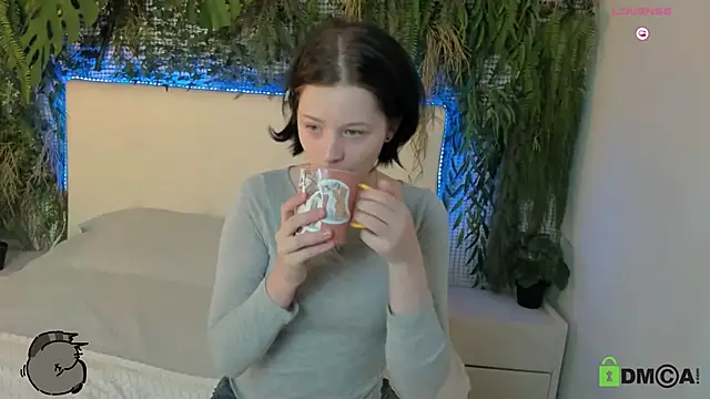 Alina Mills online show from 03/03/25, 03:42