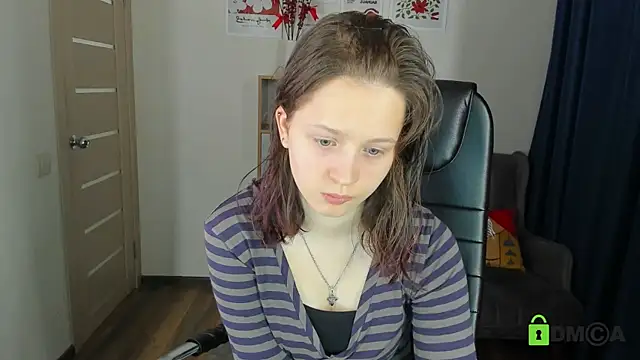 Snapshot of Alina_Mills chatting on 05/16/26, 06:21 Alina Mills online show from 05/16/26, 06:21