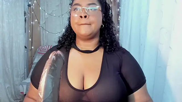 Snapshot of Ana_off_alana chatting on 06/25/26, 01:05 Ana off alana online show from 06/25/26, 01:05