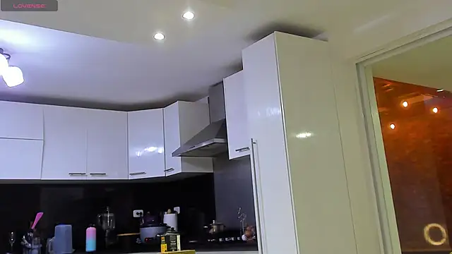 Makonneen online show from 12/20/24, 06:19