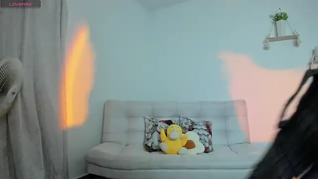 Snapshot of AprilDubois chatting on 12/05/24, 08:11 AprilDubois online show from 12/05/24, 08:11