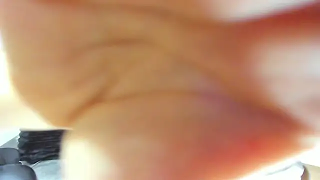 Snapshot of AprilDubois chatting on 02/12/25, 01:09 AprilDubois online show from 02/12/25, 01:09