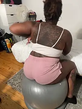 Snapshot of Goddess_Nafeesha chatting on 10/06/25, 02:31 Goddess Nafeesha online show from 10/06/25, 02:31