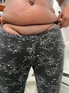 Snapshot of Goddess_Nafeesha chatting on 10/09/25, 02:59 Goddess Nafeesha online show from 10/09/25, 02:59