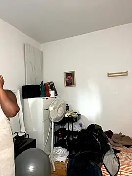 Snapshot of Goddess_Nafeesha chatting on 10/19/25, 09:04 Goddess Nafeesha online show from 10/19/25, 09:04