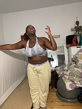 Snapshot of Goddess_Nafeesha chatting on 10/23/25, 10:08 Goddess Nafeesha online show from 10/23/25, 10:08