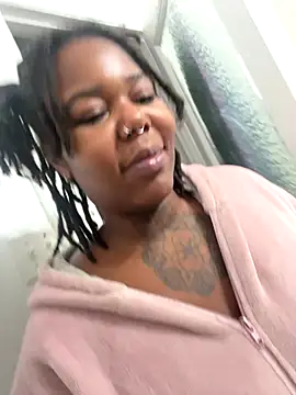 Snapshot of Goddess_Nafeesha chatting on 12/15/25, 08:51 Goddess Nafeesha online show from 12/15/25, 08:51