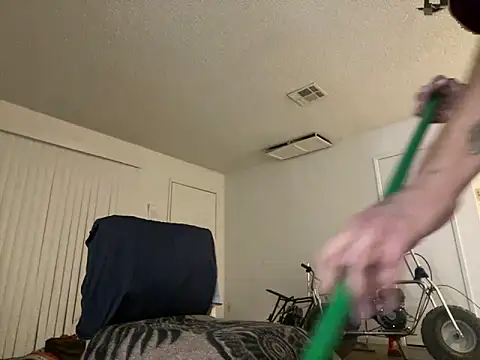 Snapshot of freakzmexx chatting on 12/13/24, 06:10 freakzmexx online show from 12/13/24, 06:10