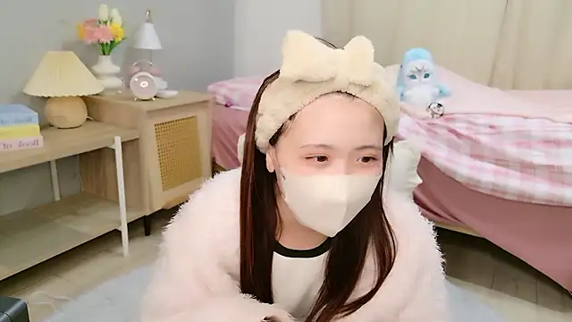 Snapshot of Sayuringo_ chatting on 01/16/26, 02:43 Sayuringo online show from 01/16/26, 02:43