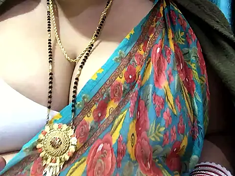 Snapshot of Desi_bhabhiii chatting on 12/03/24, 06:26 Desi bhabhiii online show from 12/03/24, 06:26