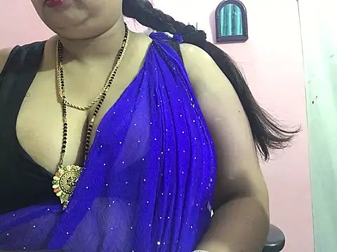 Snapshot of Desi_bhabhiii chatting on 01/07/25, 05:43 Desi bhabhiii online show from 01/07/25, 05:43