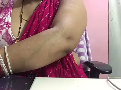 Snapshot of Desi_bhabhiii chatting on 01/09/25, 05:55 Desi bhabhiii online show from 01/09/25, 05:55