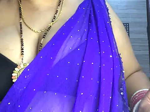 Snapshot of Desi_bhabhiii chatting on 01/25/25, 06:01 Desi bhabhiii online show from 01/25/25, 06:01