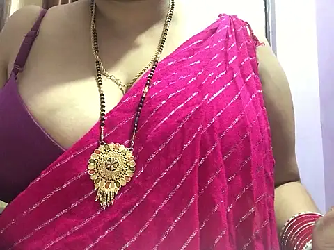 Snapshot of Desi_bhabhiii chatting on 02/18/25, 05:42 Desi bhabhiii online show from 02/18/25, 05:42