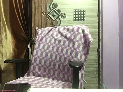 Snapshot of Desi_bhabhiii chatting on 02/22/25, 05:34 Desi bhabhiii online show from 02/22/25, 05:34