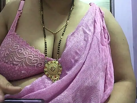 Snapshot of Desi_bhabhiii chatting on 02/28/25, 05:37 Desi bhabhiii online show from 02/28/25, 05:37