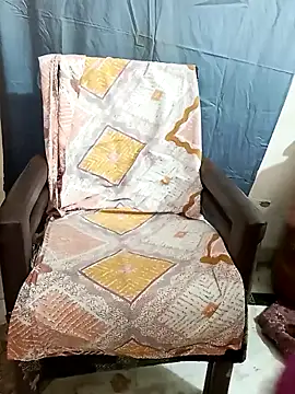 Snapshot of Desi_bhabhiii chatting on 03/15/25, 05:41 Desi bhabhiii online show from 03/15/25, 05:41