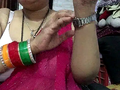 Snapshot of Desi_bhabhiii chatting on 11/25/25, 05:51 Desi bhabhiii online show from 11/25/25, 05:51