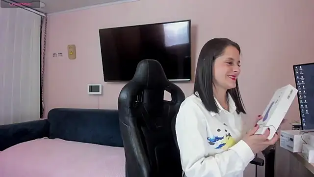 Alice milf  online show from 02/01/25, 11:21