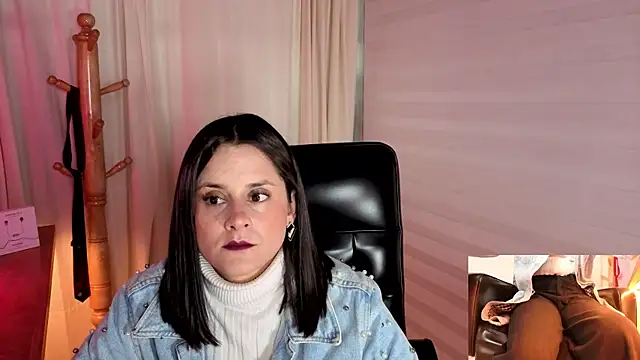 Alice milf  online show from 10/22/25, 11:10