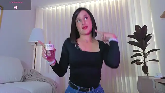 Alice milf  online show from 04/01/26, 02:47