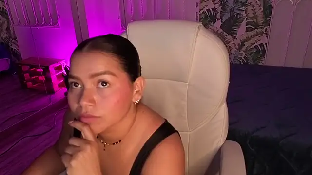Snapshot of loly_marce chatting on 05/25/26, 08:04 loly marce online show from 05/25/26, 08:04